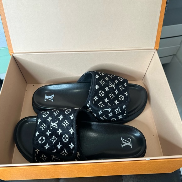 louis vuitton Miami Line Mule Monogram Sandals - Picture 9 of 12